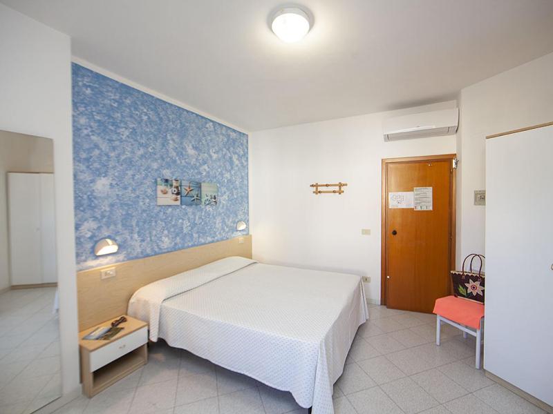 Superior Double Room image 3