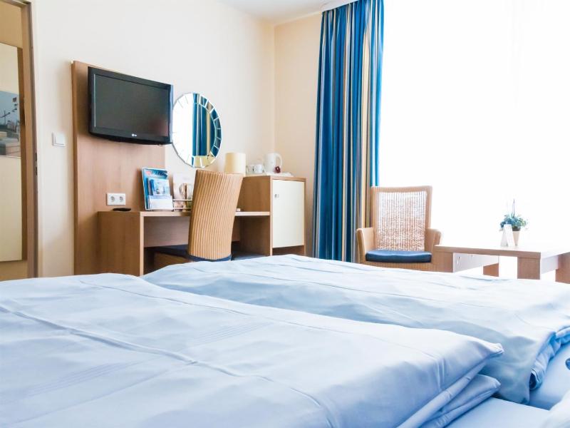 Double Room image 1