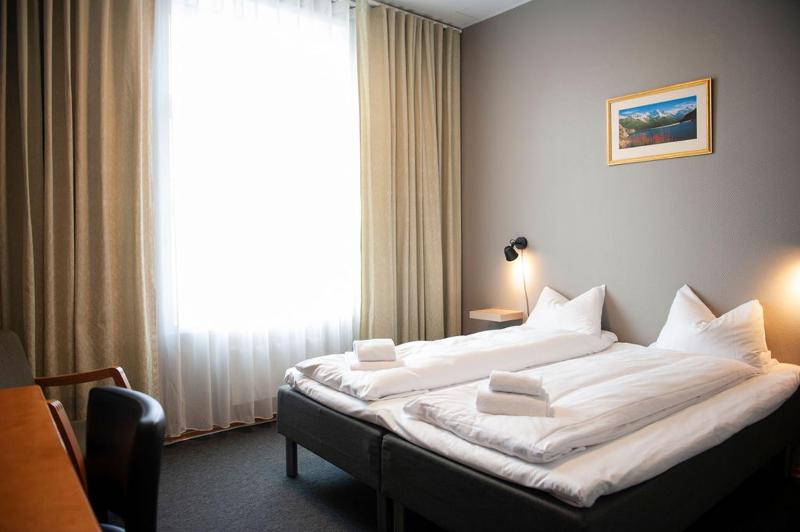 Budget Double Room image 4