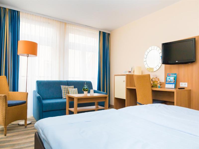 Double Room image 4