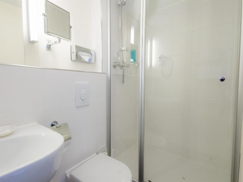 Single Room image 4