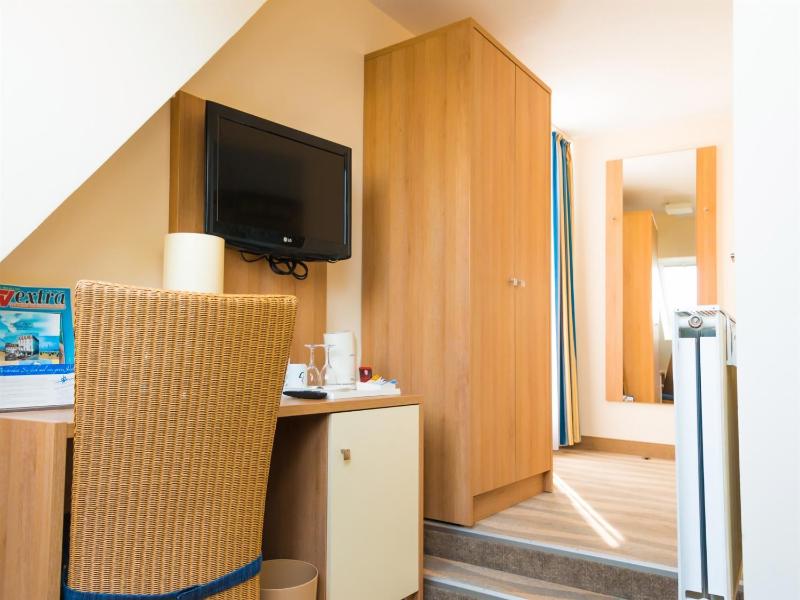 Single Room image 3