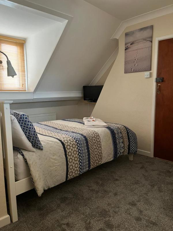 Double Room image 3