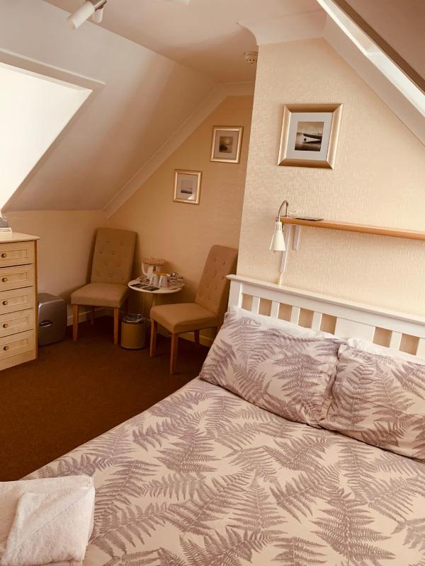 Double Room image 4