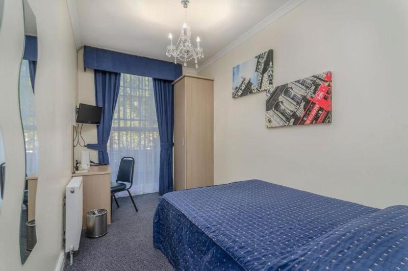 Large Double Room image 1