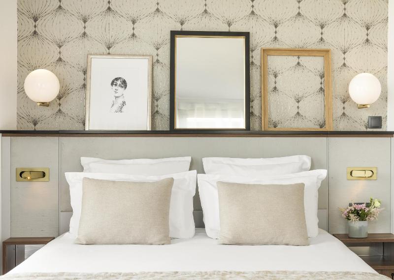 Superior Queen Room with Spa Access - View/Non-Smoking image 2