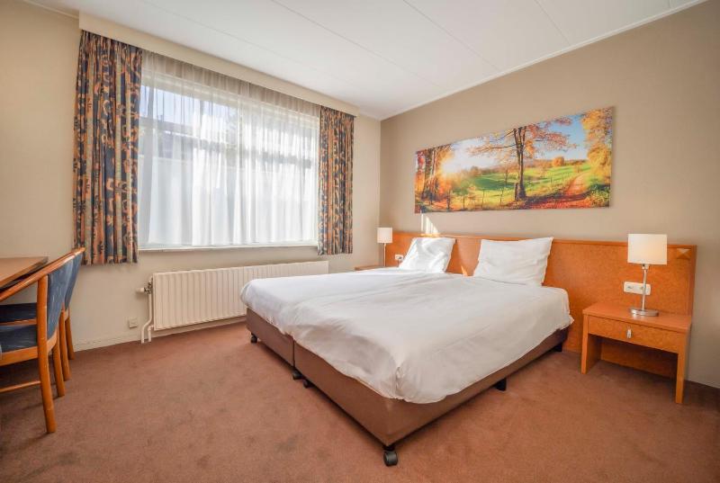 Standard Double Room image 1