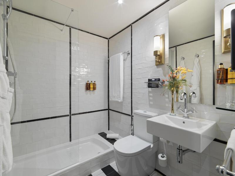 Deluxe Double Room with Terrace image 4