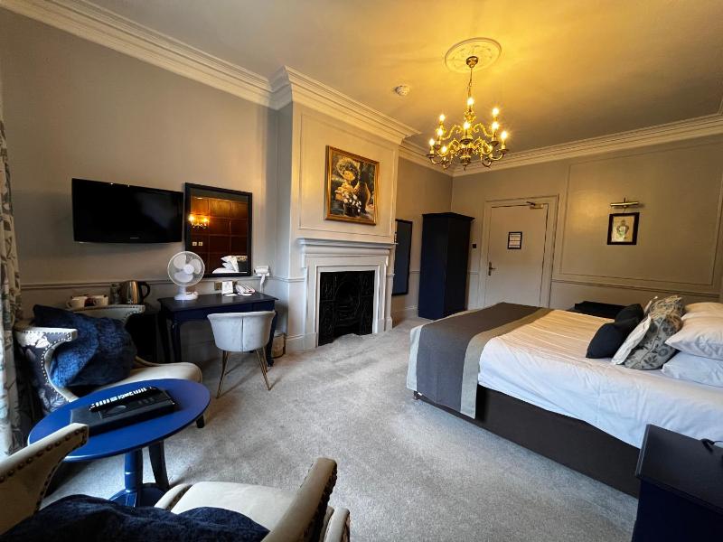 Superior Double or Twin Room image 2
