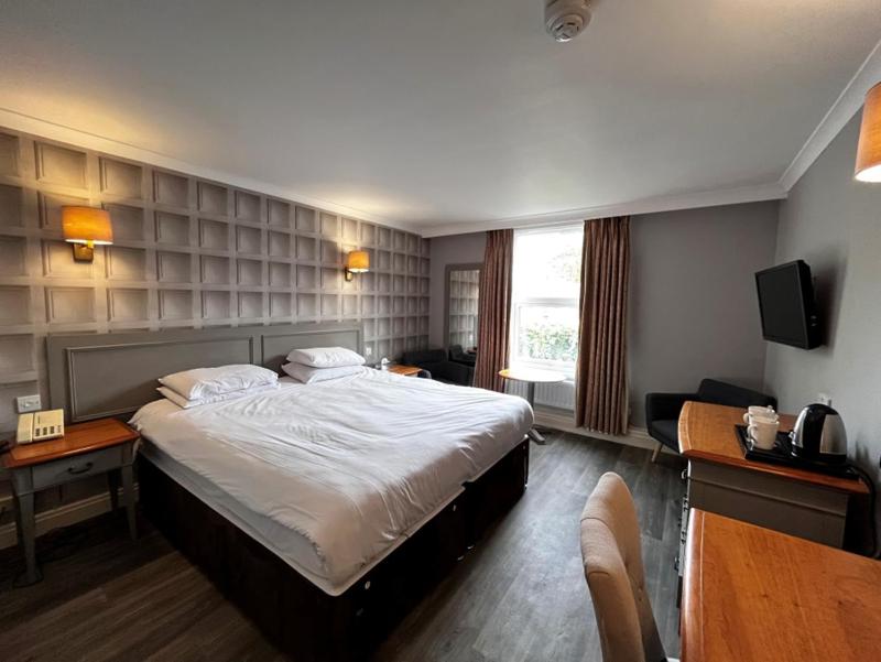 Double Room image 1