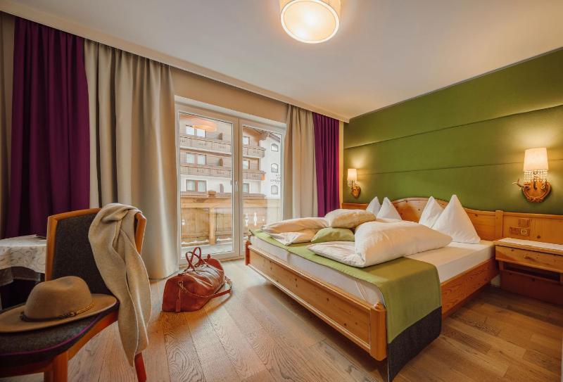 Standard Double Room image 1