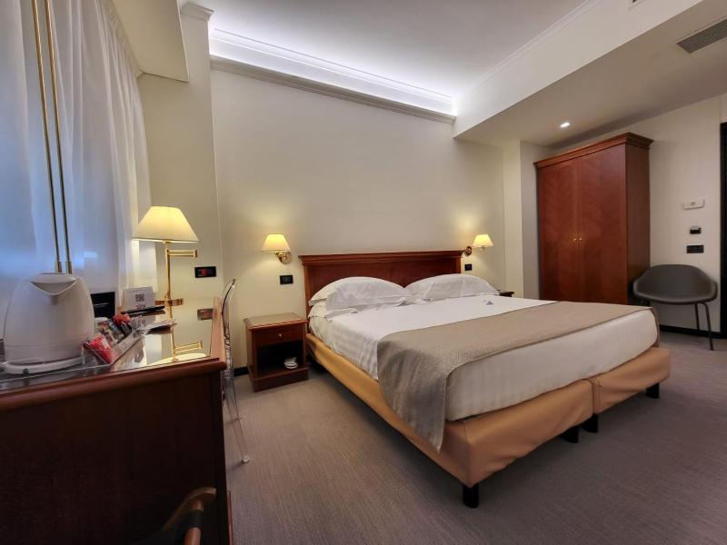 Hotel Plaza - image 22
