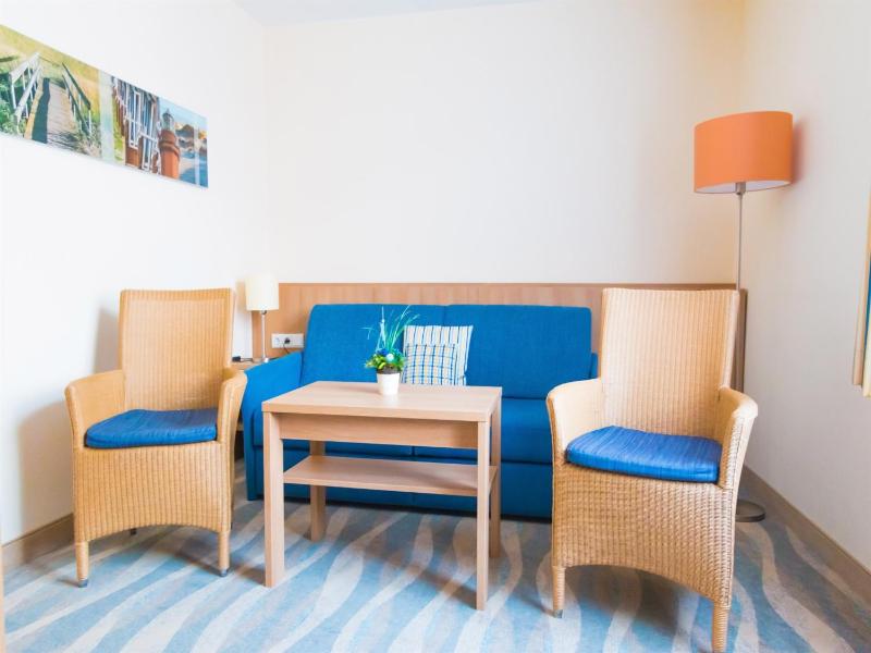 Family Room image 4