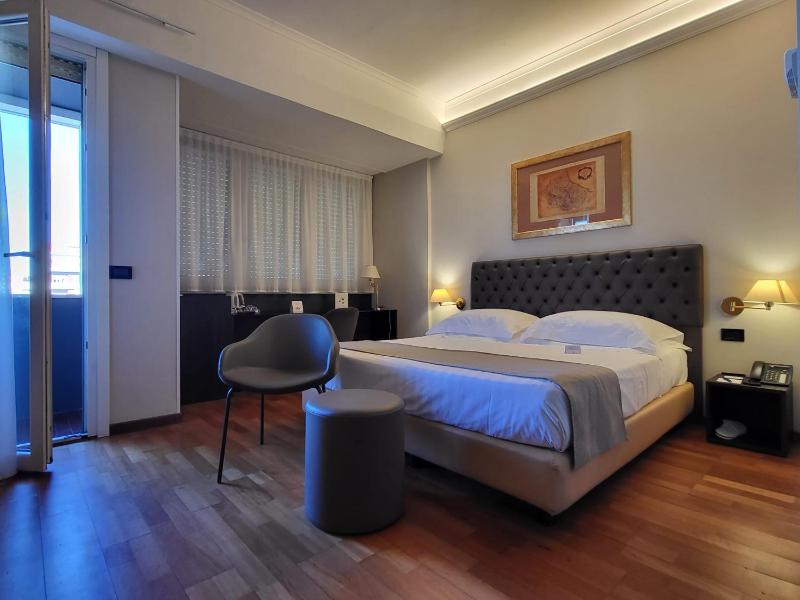 Hotel Plaza - image 19