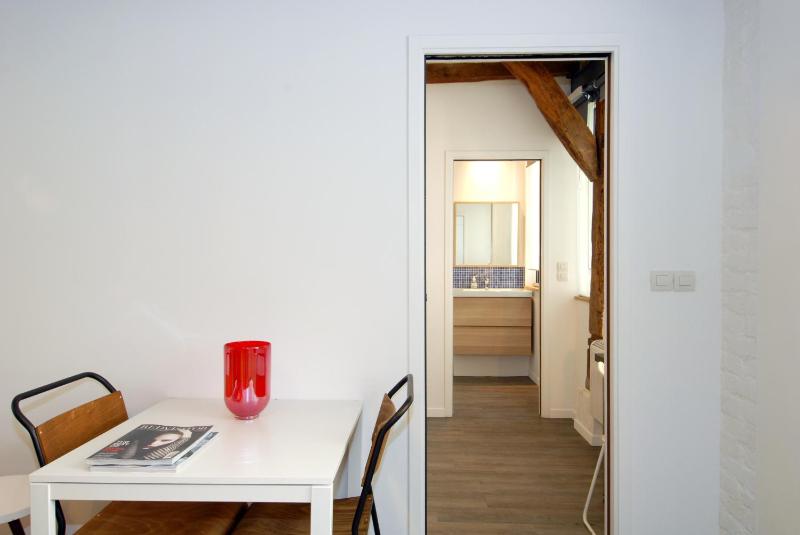 One-Bedroom Apartment image 3