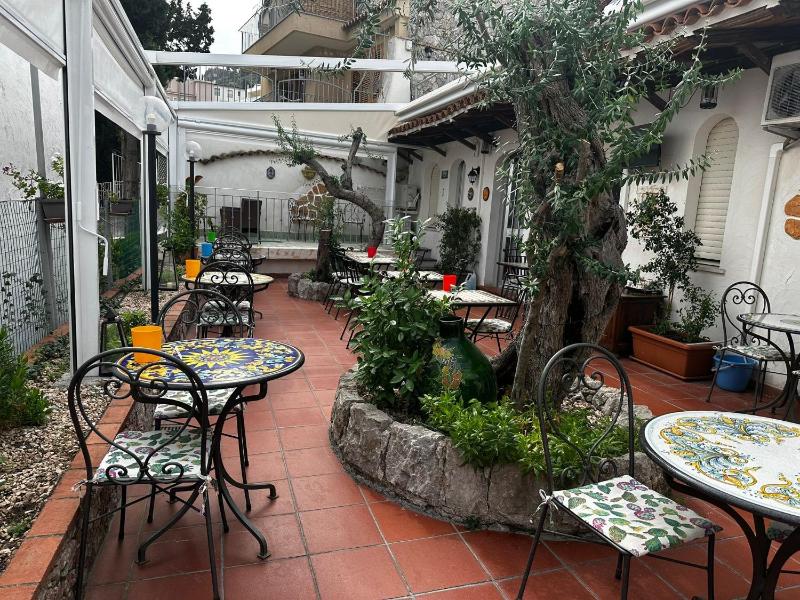 Taormina Garden Hotel - image 23