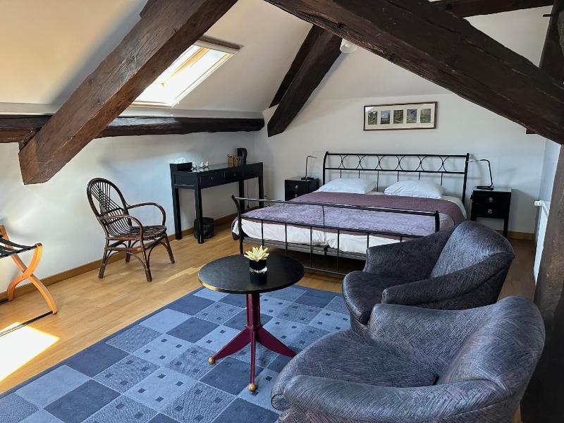Deluxe Family Room image 3