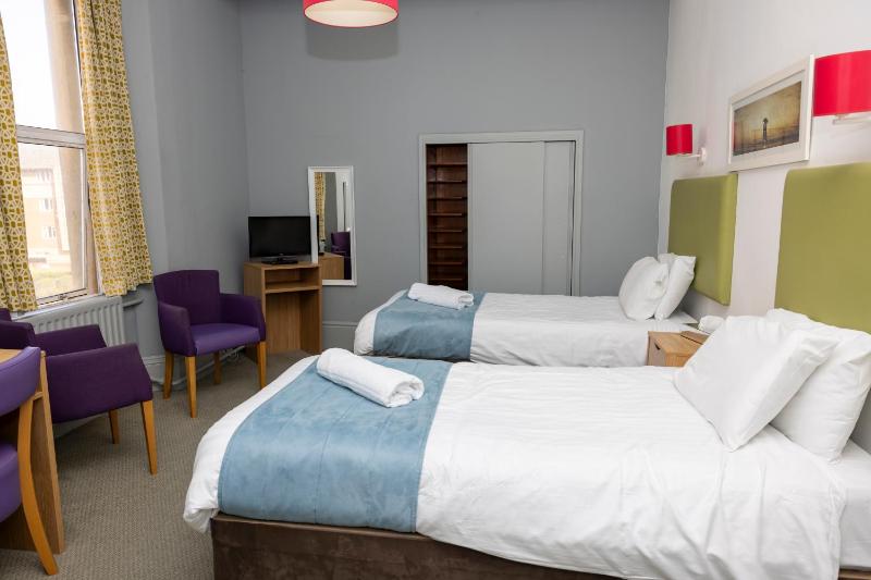Superior Twin Room image 2