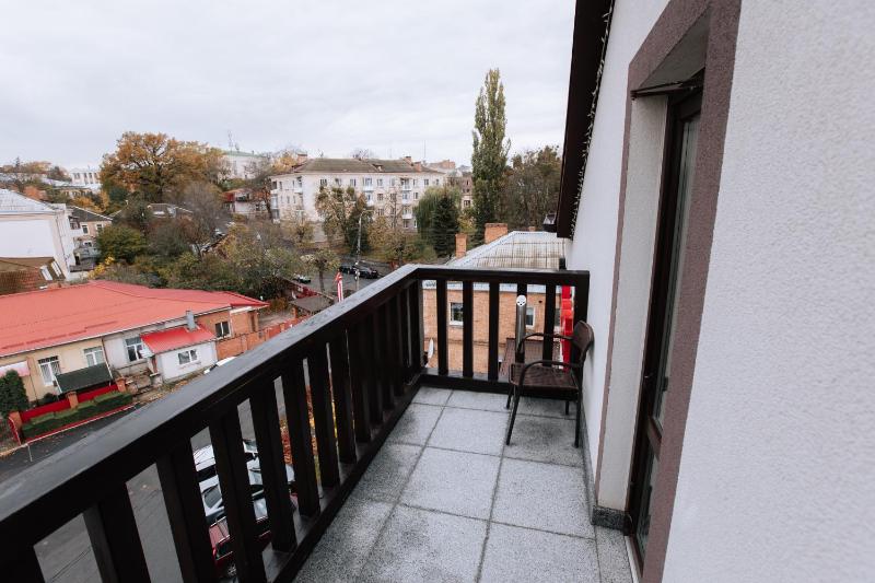 One-Bedroom Apartment image 4