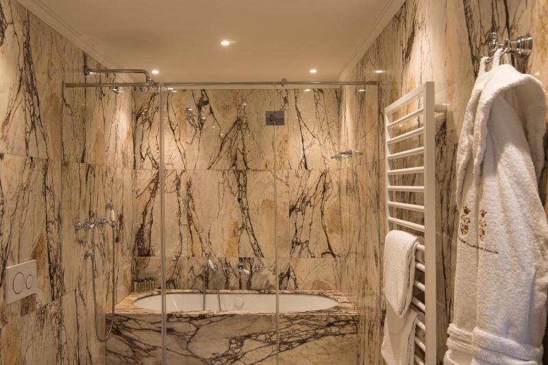 Deluxe Junior Suite image 2