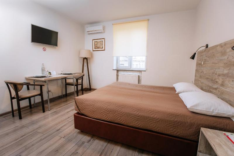 Studio Apartment image 1