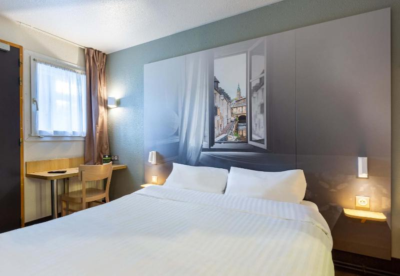 Double Room image 1