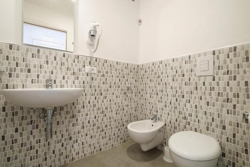 Double Room with View image 3