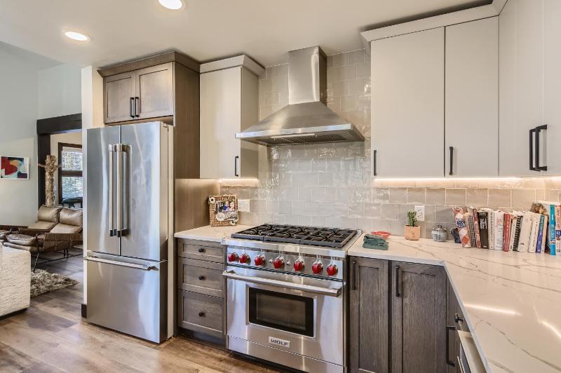 The Settlement 132 - Beautiful Remodel and new Hot Tub - image 30