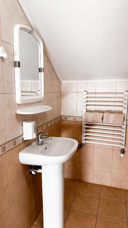 Large Twin Room image 3