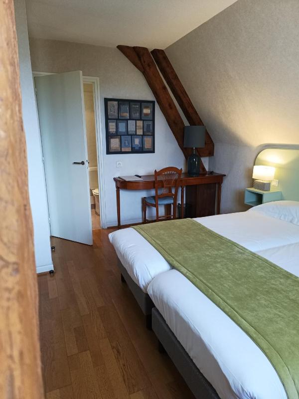Standard Double or Twin Room image 2