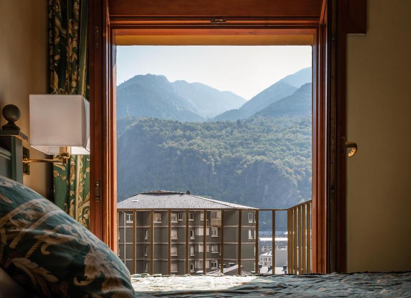 Double or Twin Room image 3