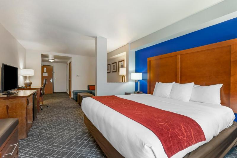 Business King Suite - Accessible/Non-Smoking image 4