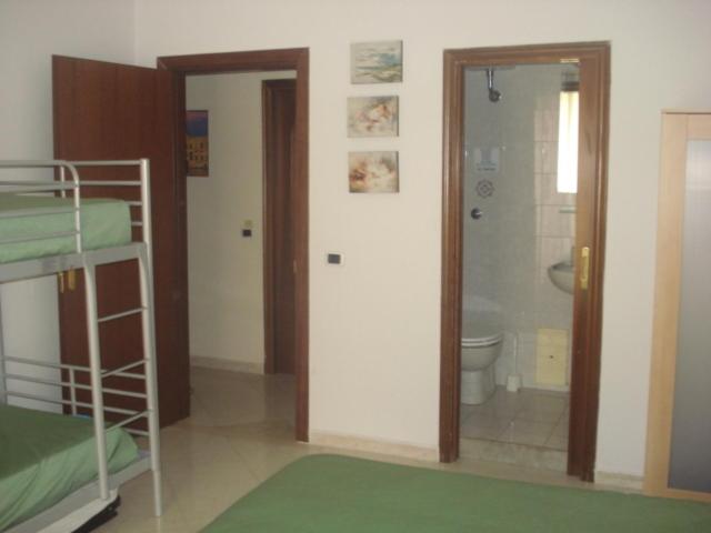 Quadruple Room image 2