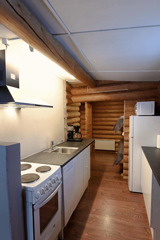 Classic Log Cabin Ski-in Ski-out - image 31