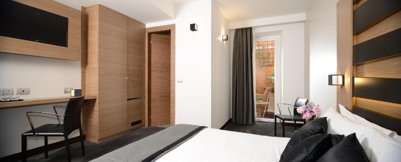 Superior Double or Twin Room image 3