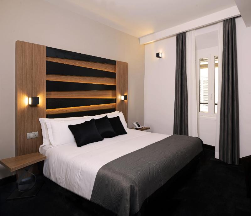 Double or Twin Room image 4