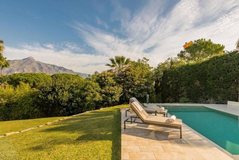 Villa Verde - 3-Bedroom Villa With Pool and Mountain View - image 15