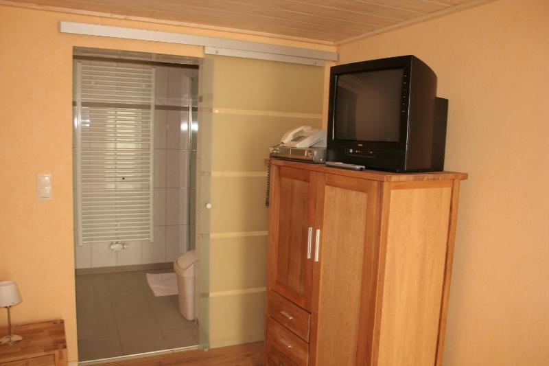 Single Room with Garden View image 4