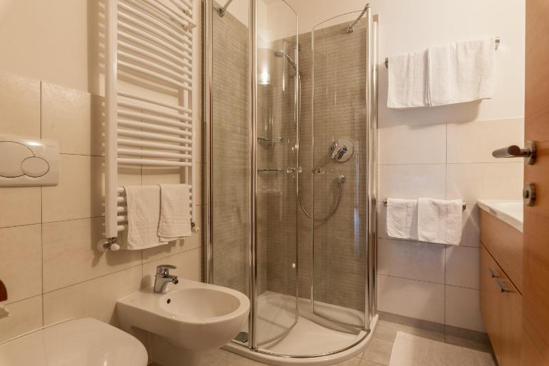 Two-Bedroom Apartment (6 Adults) image 2