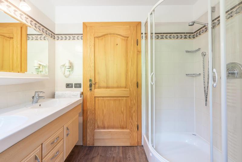 Three-Bedroom Apartment image 3