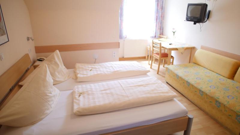 Single Room image 4