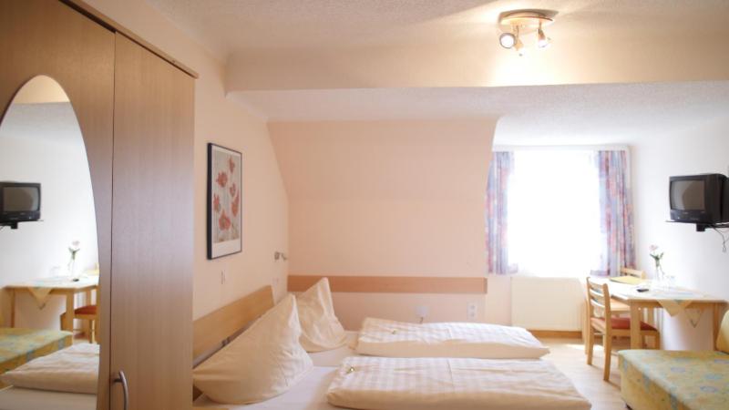 Triple Room image 4