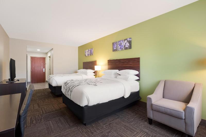 Standard Queen Room with Two Queen Beds - Non Smoking  image 2