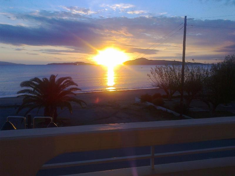 Twin Room with Sea View image 4