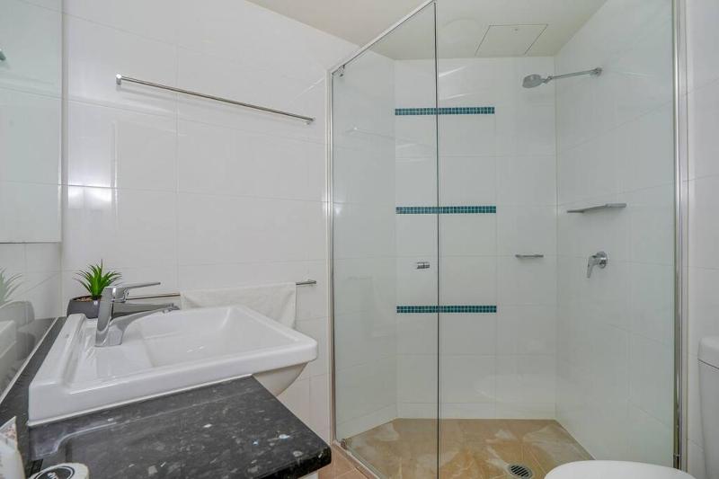 Stunning 2BR2B Spectacular Ocean Views - image 3