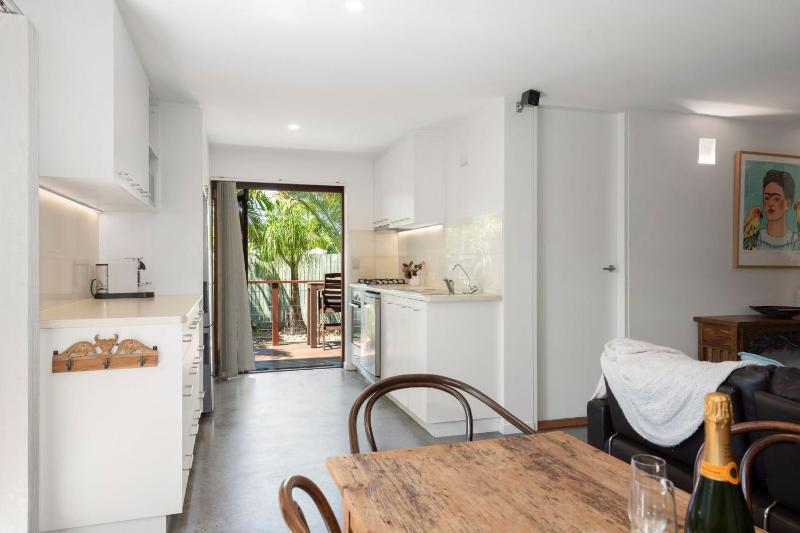 Tallow Beach Retreat - welcoming pet-friendly unit - image 8