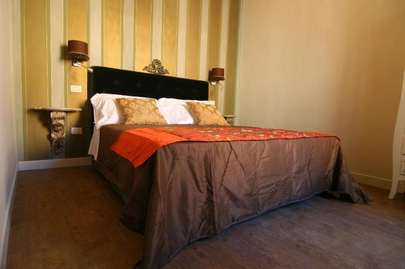 Double Room with Spa Access image 4