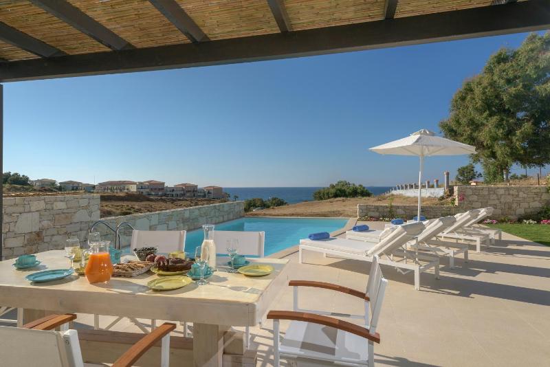Villa - Beach Front image 3