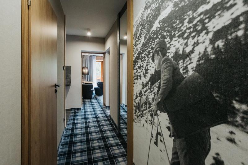 Apartment with Mountain View image 3