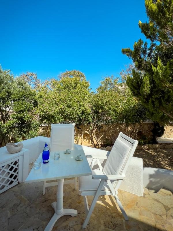 Standard Double Room with Garden View image 4